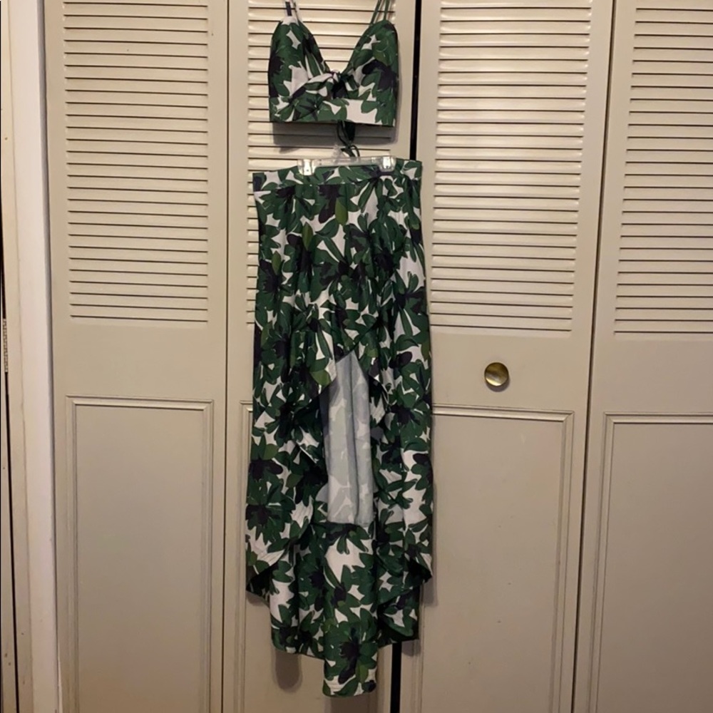 2 piece summer/resort green/black/white skirt&top